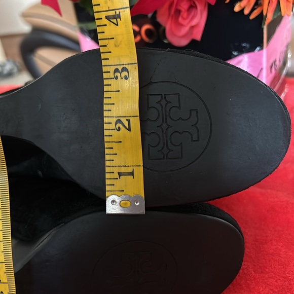 TORY BURCH LOGO SUEDE ANKLE BOOTIE - Picture 15 of 16